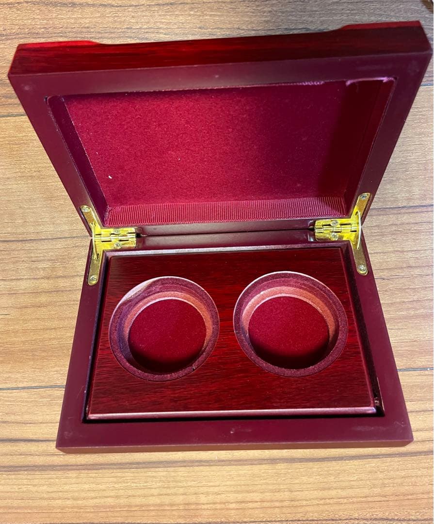 新品未使用】安倍晋三総理大臣記念メダル、豪華木箱付き - メルカリ