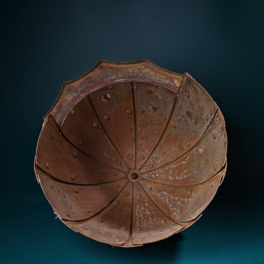 中国古美術 金属製ヘルメット 純銅製 純手作り 極細工 鏨刻 旧家蔵出