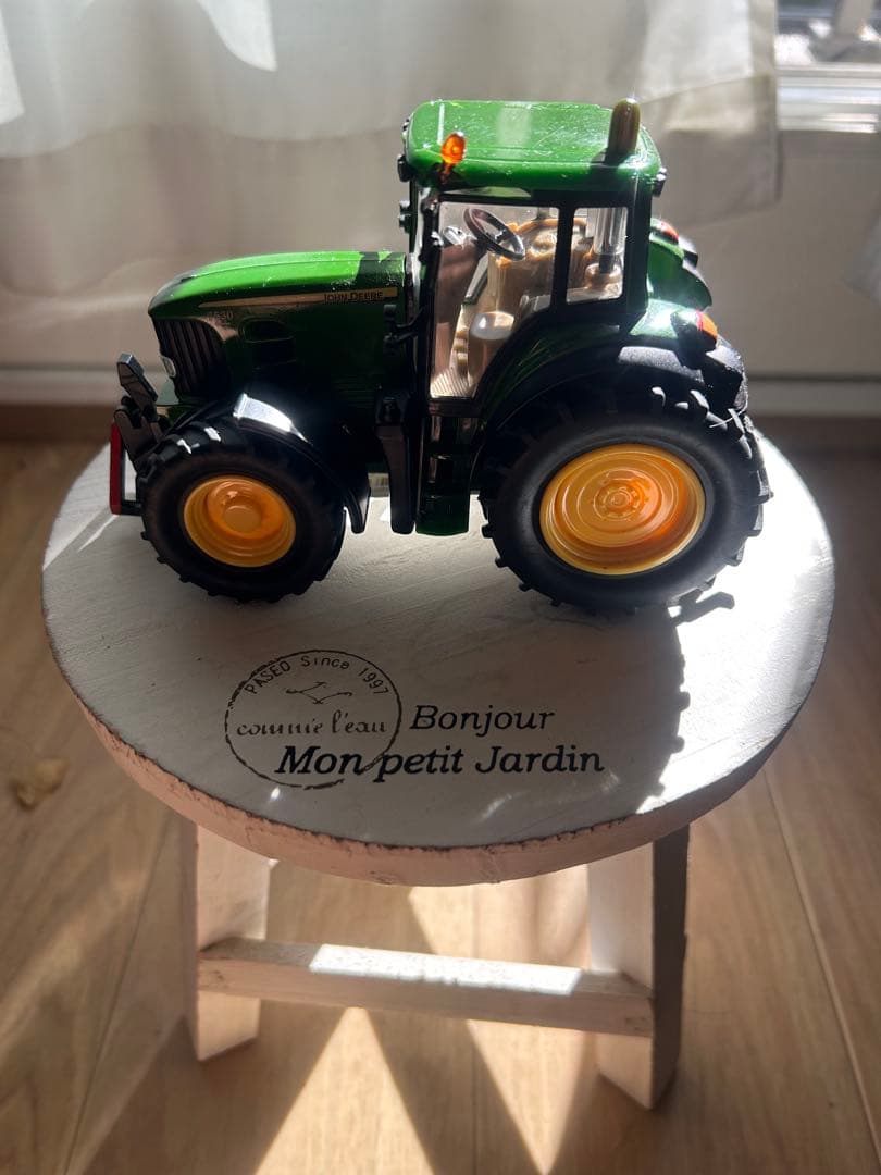 ジョンディア　JOHN DEERE トラクター　1/32 ミニカー　ジク　 牽引