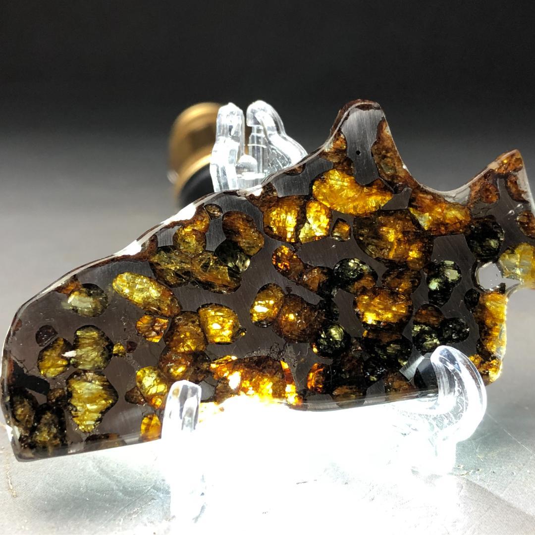 ひ*ち様 パラサイト隕石 隕石　石鉄隕石　セリコ隕石 美品　重さ約17ｇ　共箱 M*0様 パラサイト隕石 隕石 石鉄隕石 セリコ隕石 重さ約16g