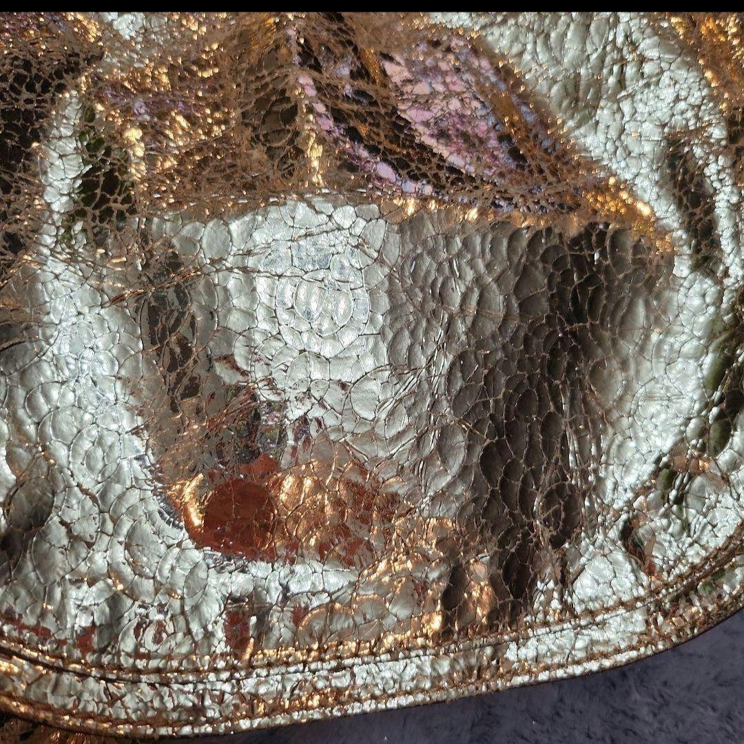 GIVENCHY　ジバンシー　プルート　ゴールドバック　キラキラ　金