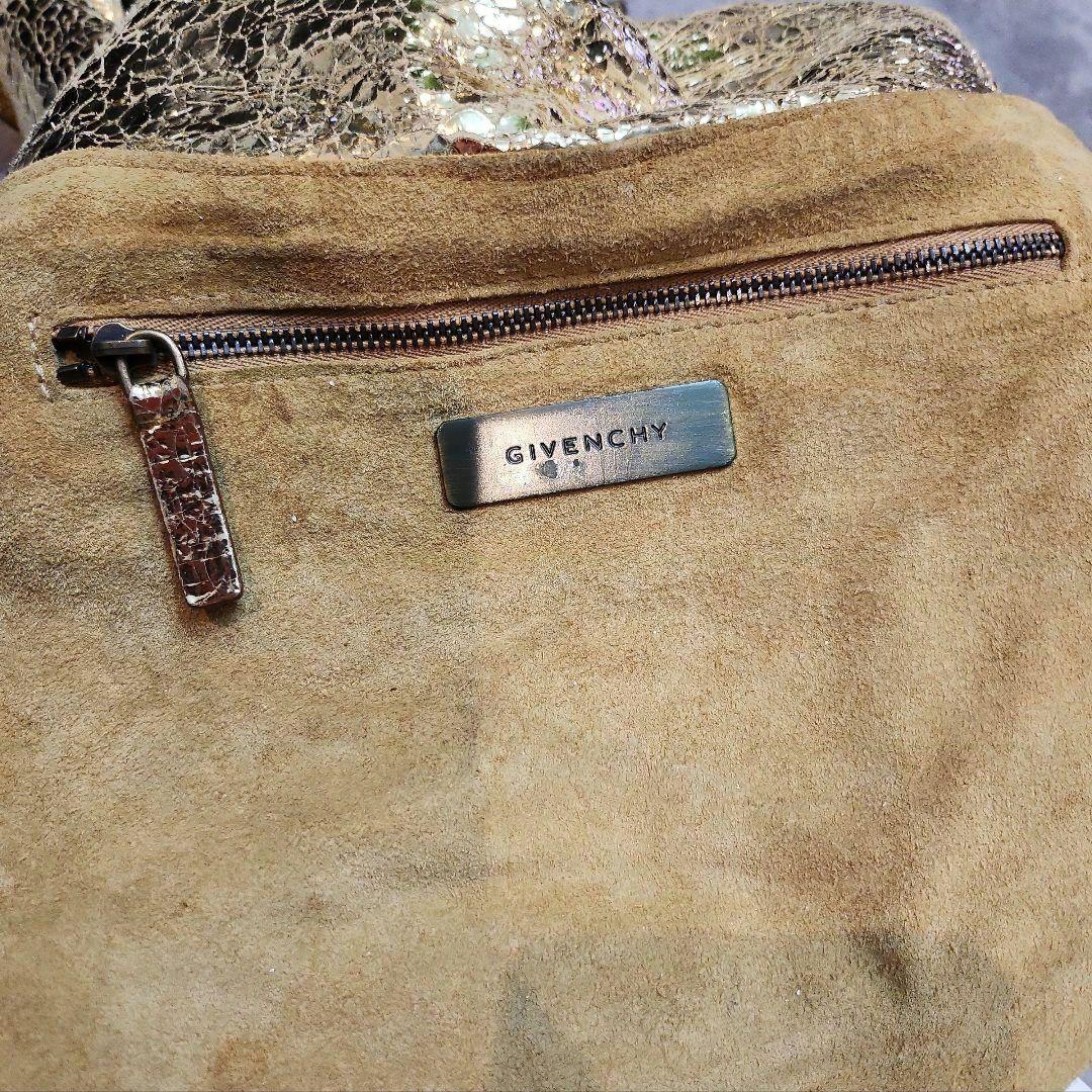 GIVENCHY　ジバンシー　プルート　ゴールドバック　キラキラ　金