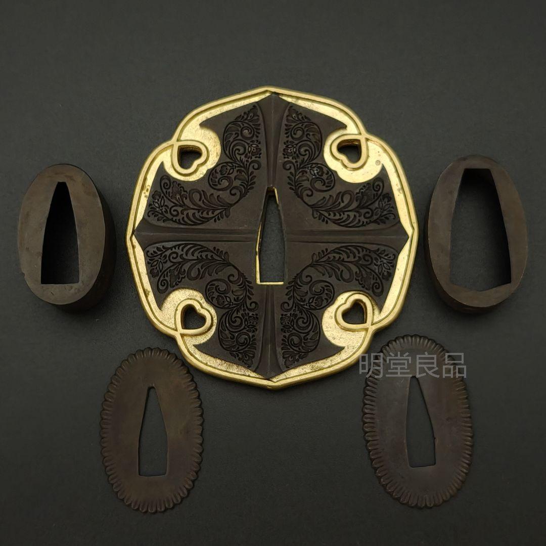 飾り太刀　太刀金具　煮黒　毛彫作　刀鍔　目貫　縁頭　切羽　鐺　柄鞘一式金具　銅製