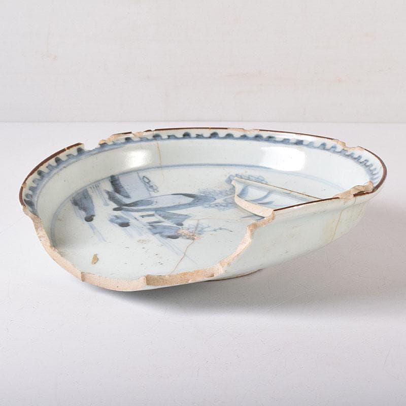 hn　初期伊万里　発掘陶片　参考品　染付山水文皿　M　R8319 初期伊万里 発掘陶片 参考品 染付山水文皿 M R8319 染付山水文皿 文化