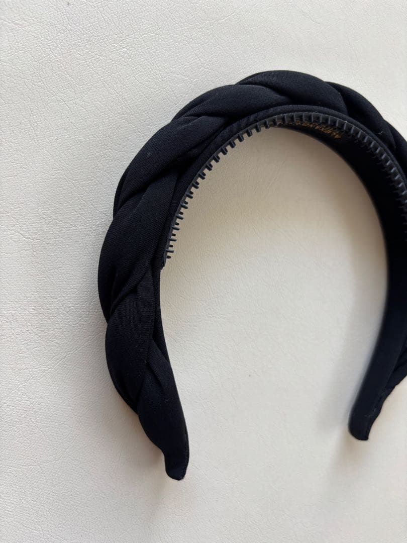 【美品】アレクサンドルドゥパリのツイストサテンカチューシャ（定価4.2万）