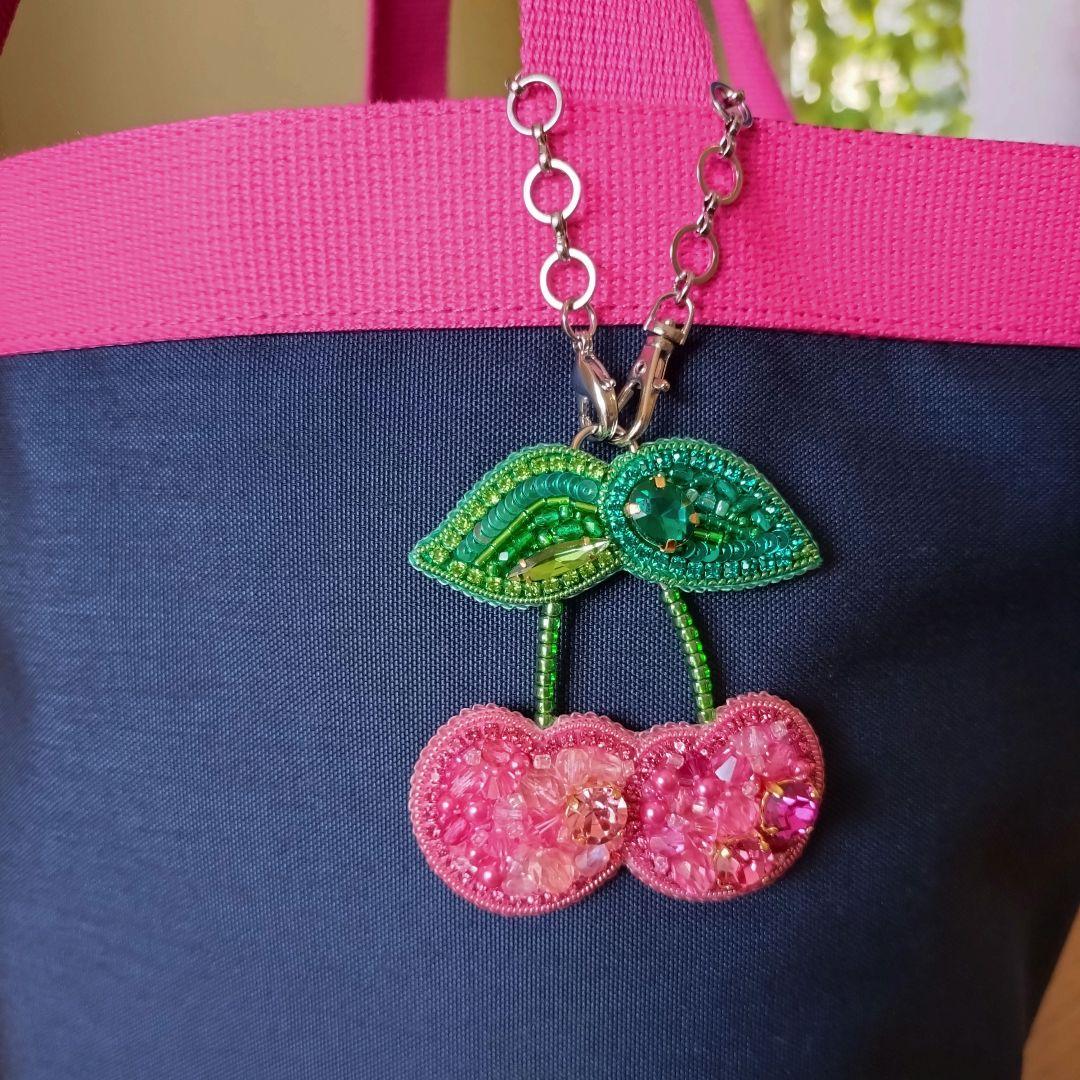 ☆ちぃ☆ピンクのさくらんぼ・イニシャルМ・イニシャルC バックチャーム