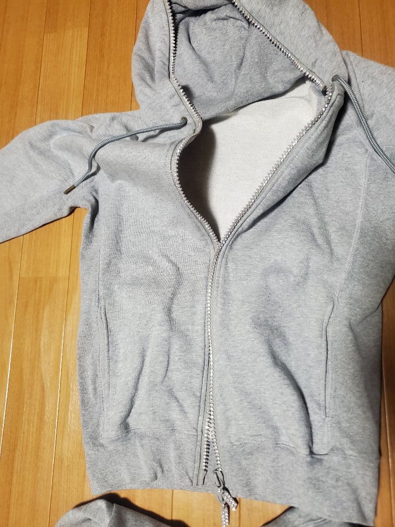 1PIU1UGUALE3 RELAX XLサイズ グレー セットアップ