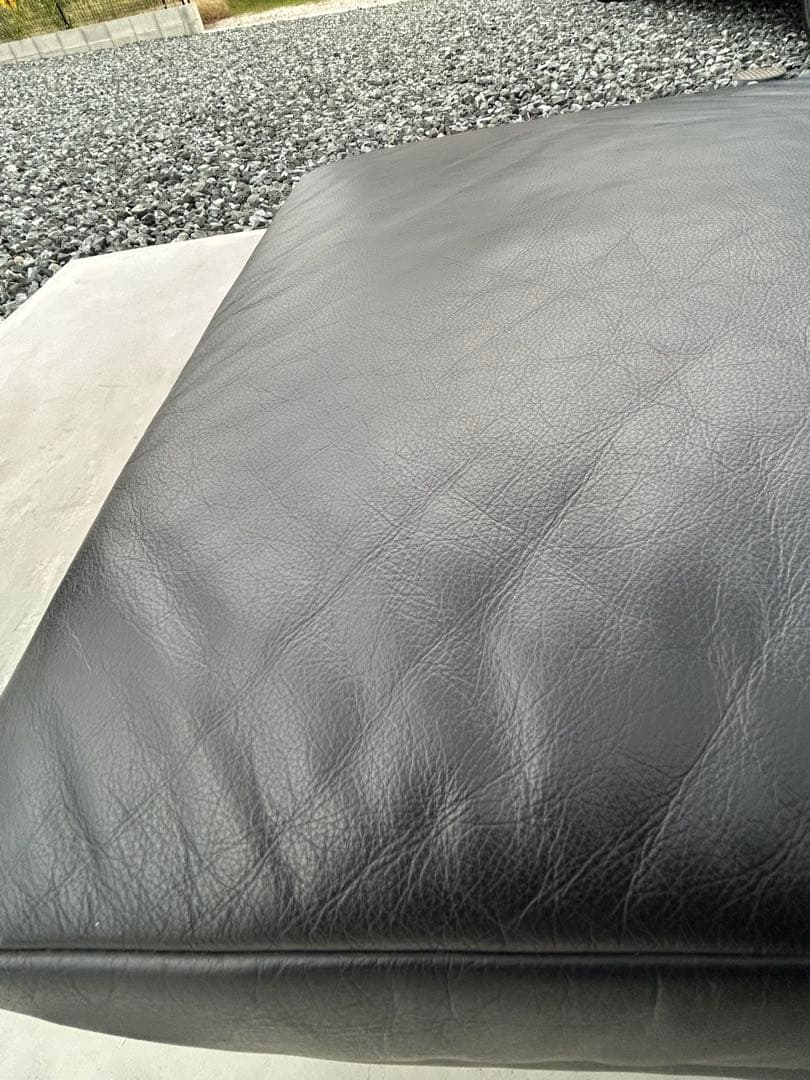 HUKLA フクラ　オットマン　レザー　ソファー 本革