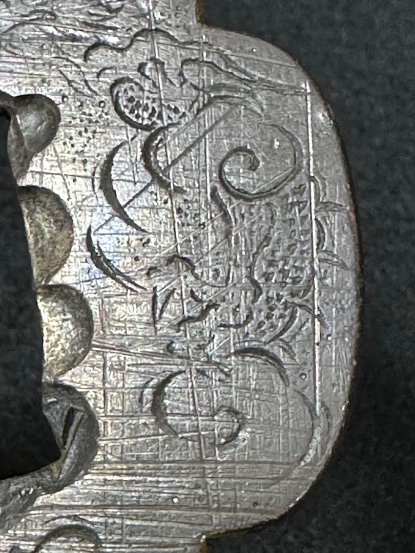 古美術　時代　雲龍文彫刀鍔　古刀剣装具　時代物 小鍔　9①