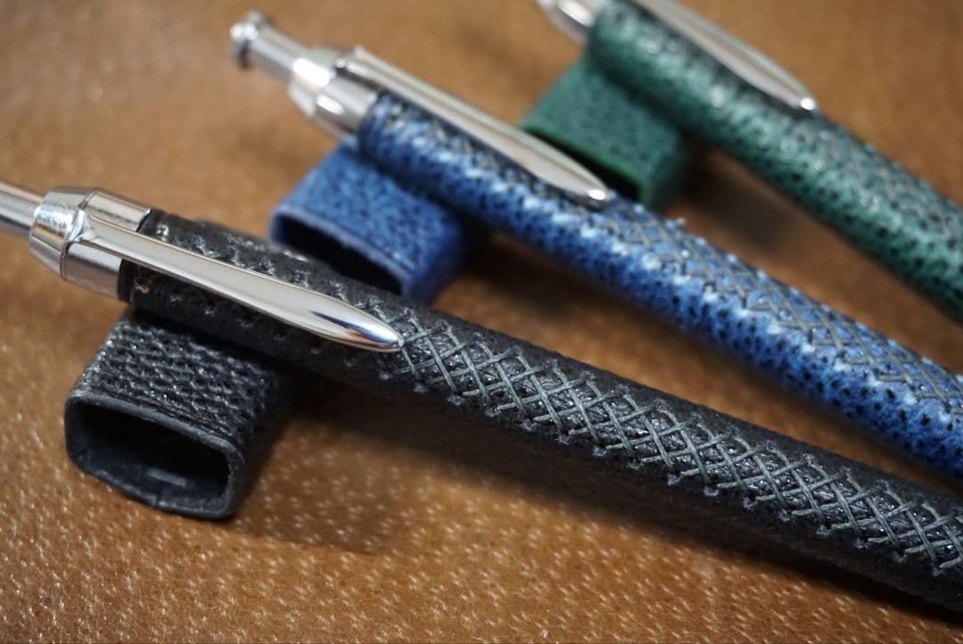 セール】翠色 革軸ペン 消しゴムケースセット セール】翠色 革軸ペン
