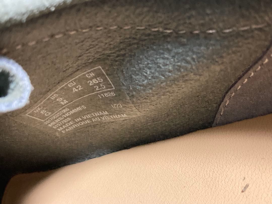 新品　Clarks クラークス ワラビー　UK8G カーキ　グレー