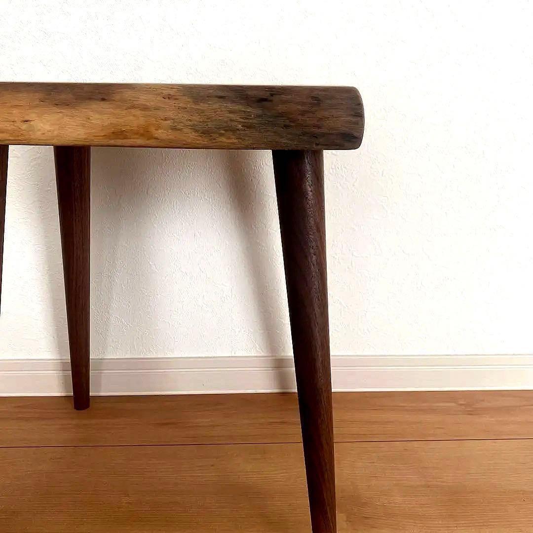 ブラックウォールナットの耳付きスツール