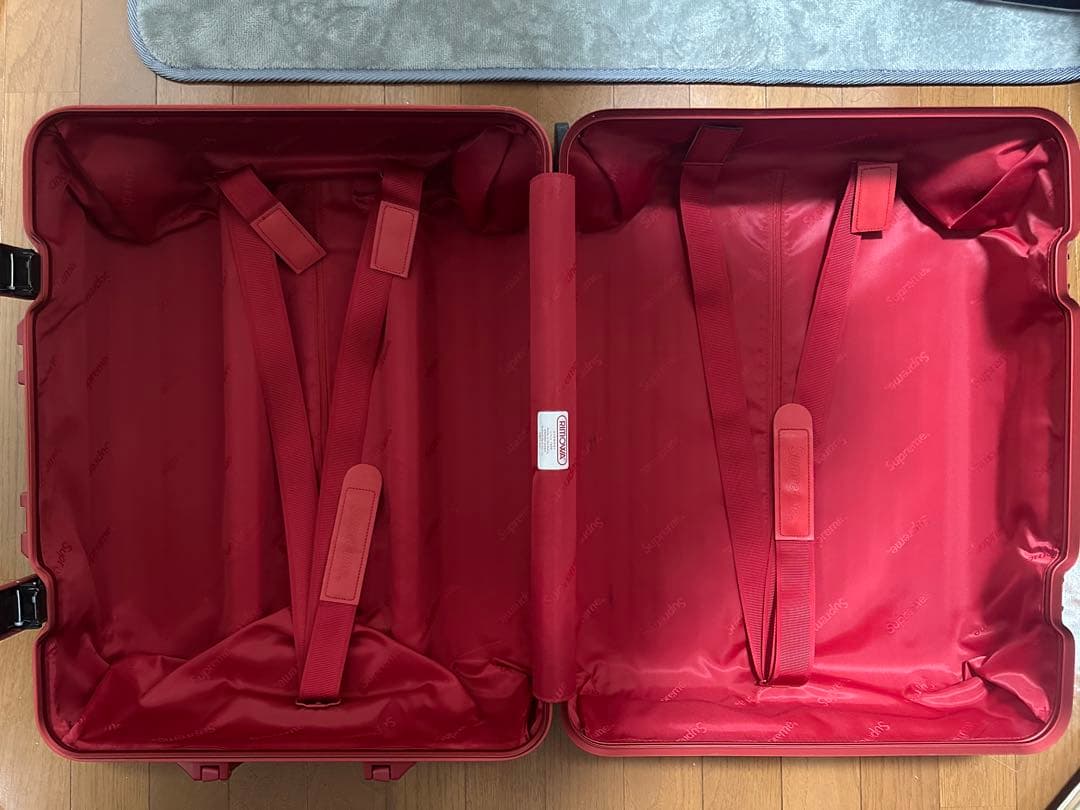 Supreme x RIMOWAキャリーケース red