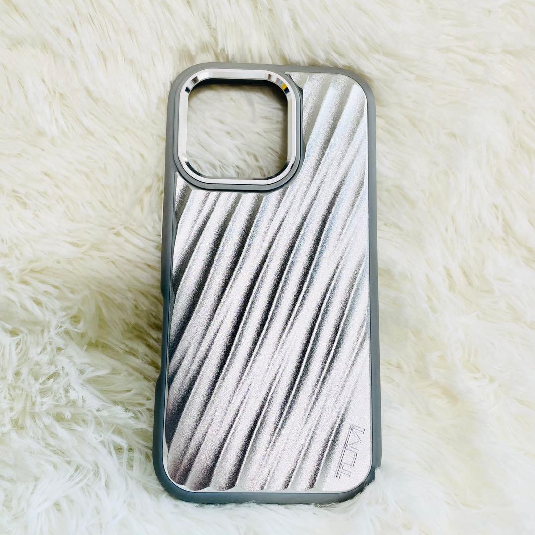 超美品 TUMI アルミケース iPhone15 PRO シルバー
