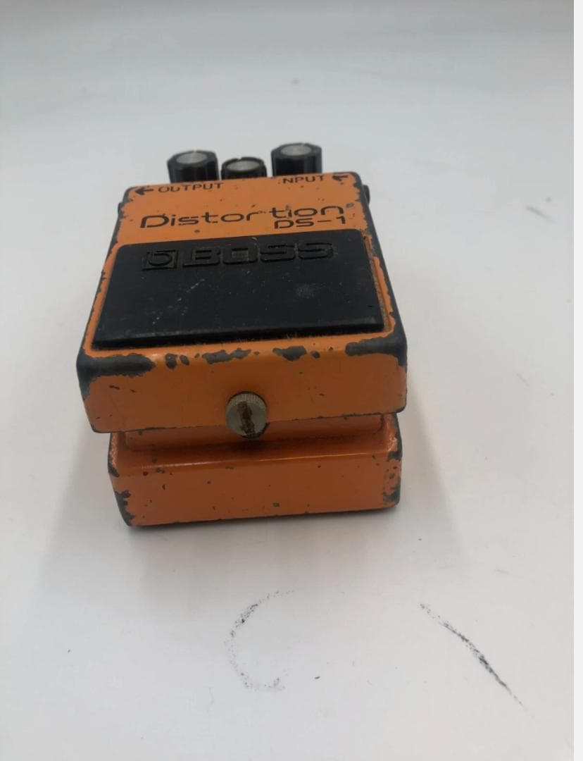 BOSS DS-1 ディストーションペダル 銀ネジ スタンプシリアル