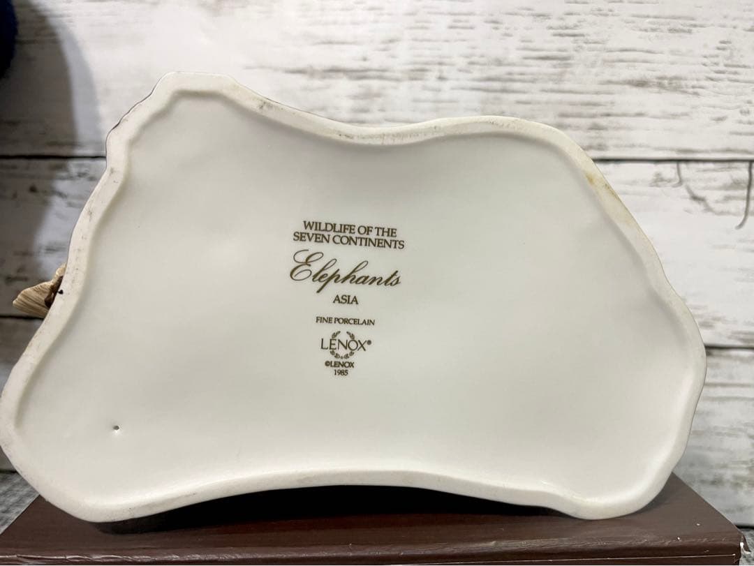 LENOX製 1985年 7大陸の野生動物シリーズ アジア象の親子 陶器置物