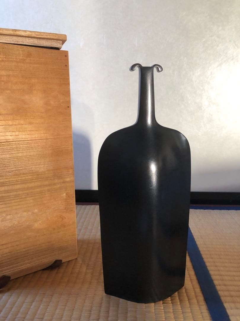 鋳銅　一輪挿し　『華』峰一作　共箱入