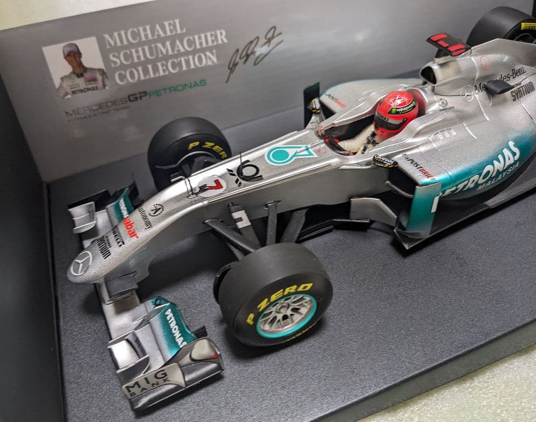 ミニカー MINICHAMPS M.SCHUMACHER SHOWCAR 2011