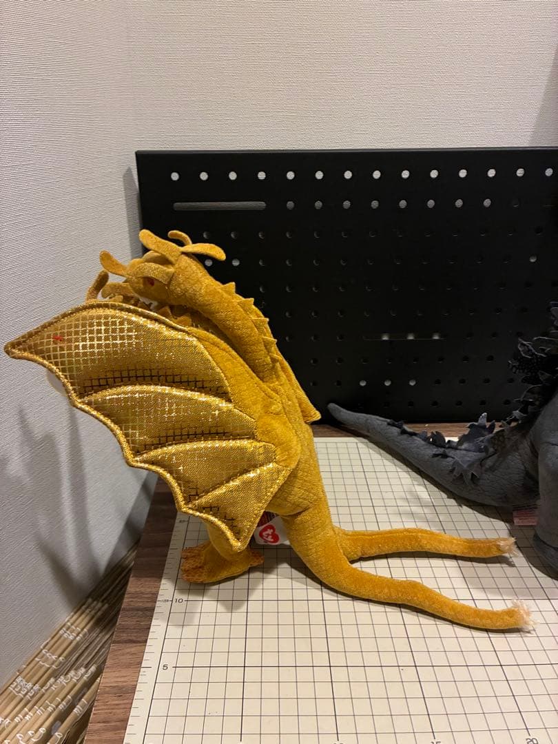 ゴジラ　キングギドラ　ぬいぐるみ