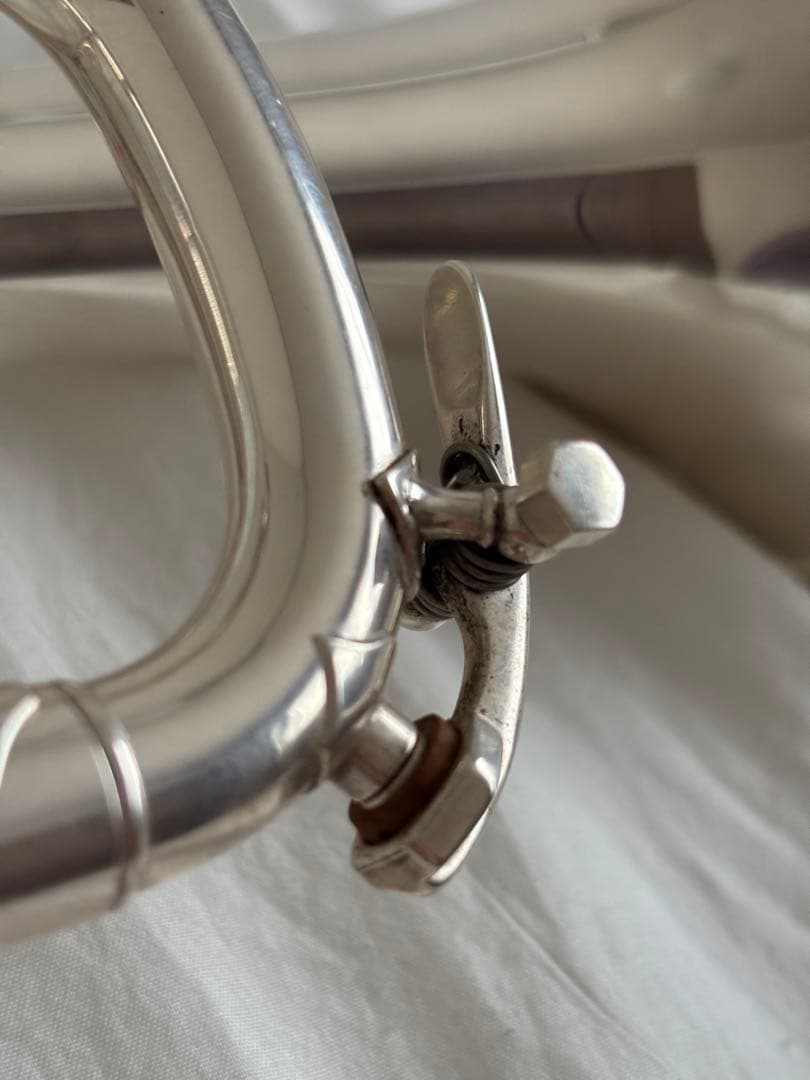 トランペット 〈Bach Stradivarius 37 180MLS 〉