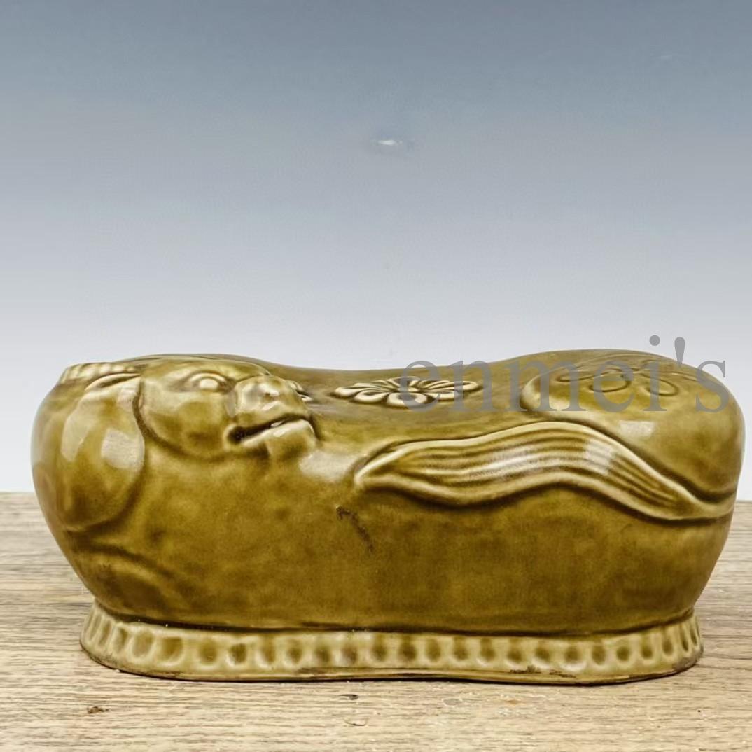 定窯系 オリーブグリーン釉 牛枕】牛型陶枕／花模様装飾／中国古