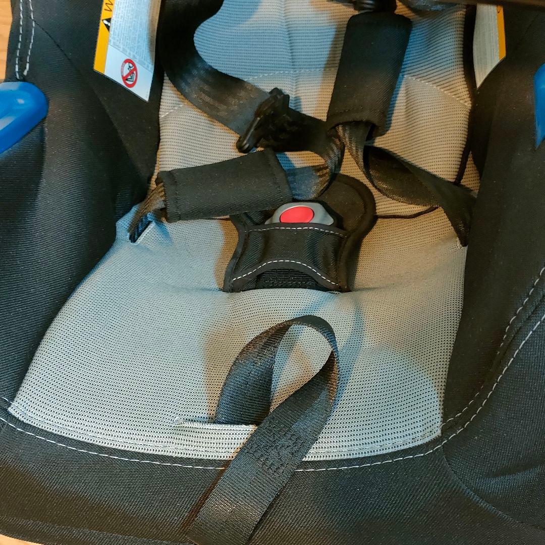 アウディ 純正 美品 Audi ベビーシートISO FIXベース セット