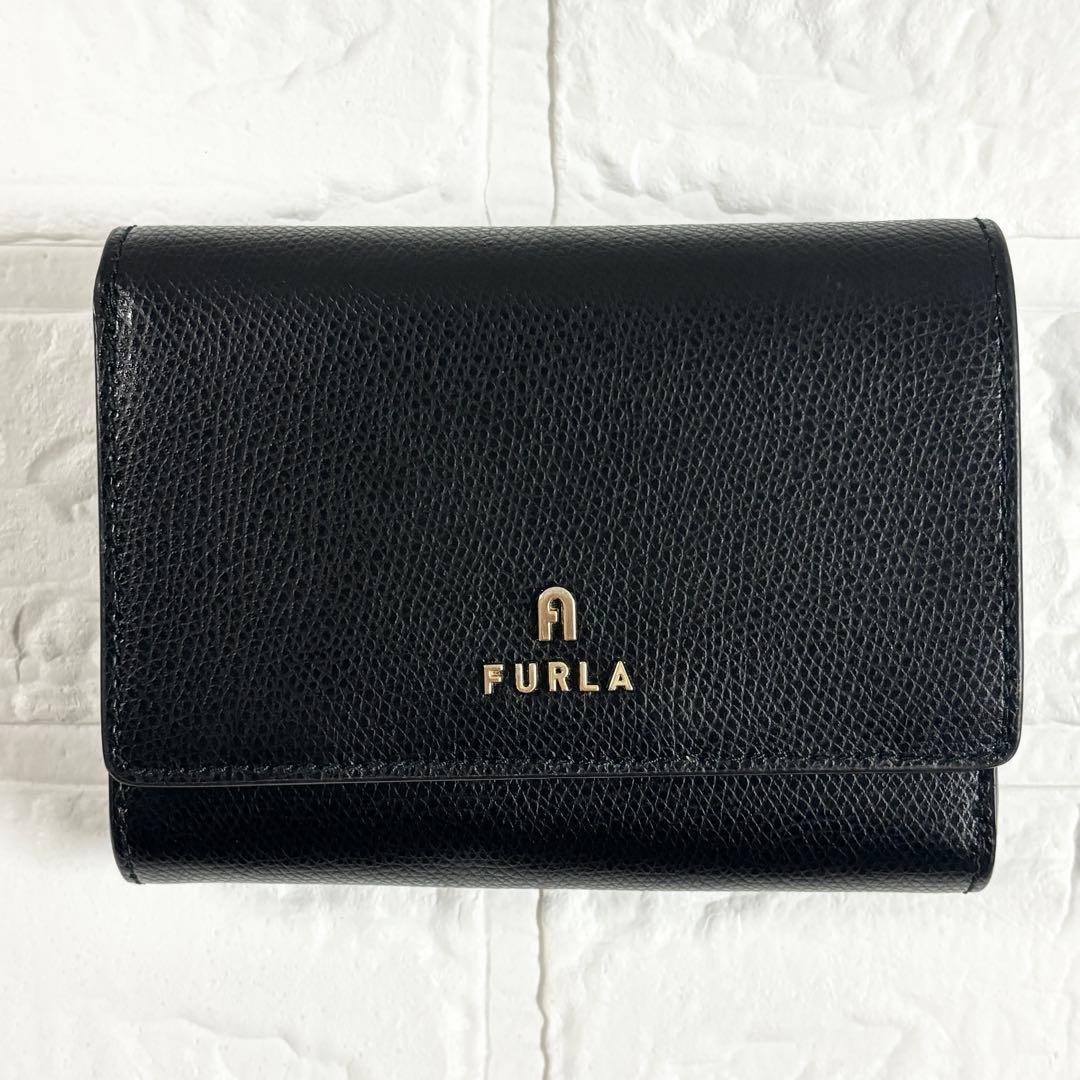 【極美品】フルラ　カメリア　コンパクト財布　M　二つ折り　ブラック