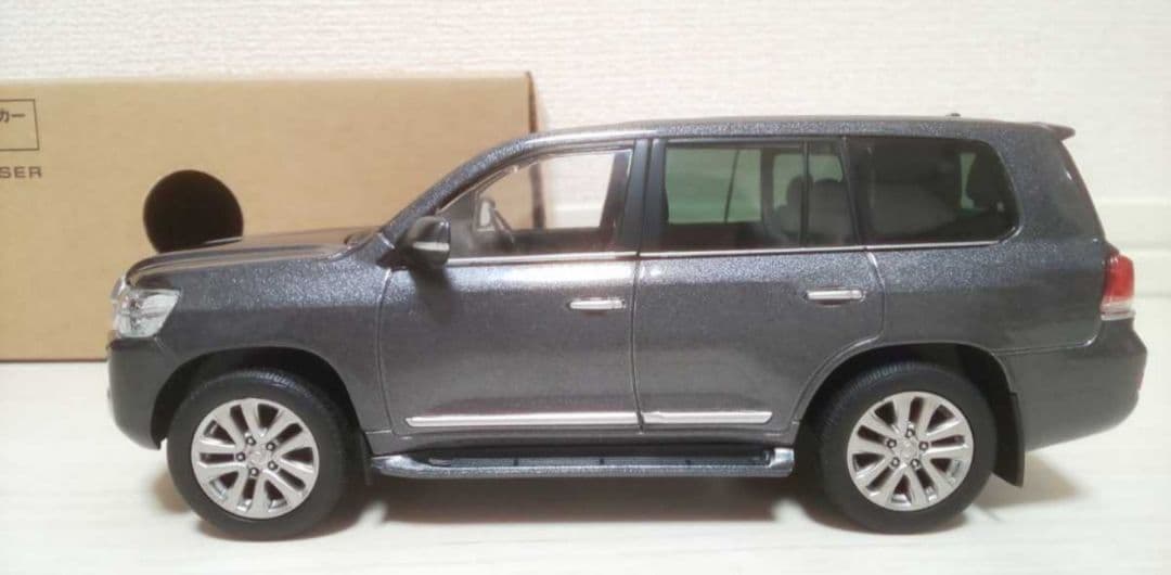 TOYOTA／ランドクルーザー／colorグレーメタリック（１Ｇ３）／外箱付き