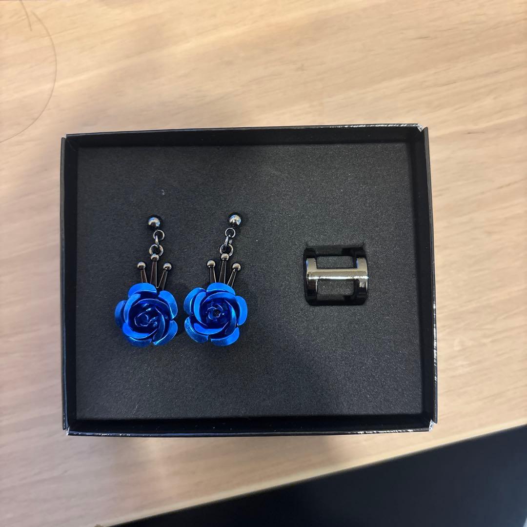 Ado ピアス【心臓オフィシャルグッズ】 - メルカリ