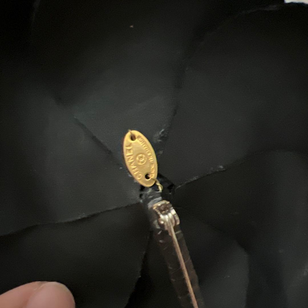 ぬ*ッ様 CHANEL ブラック ブローチ 箱付き　9.5cm