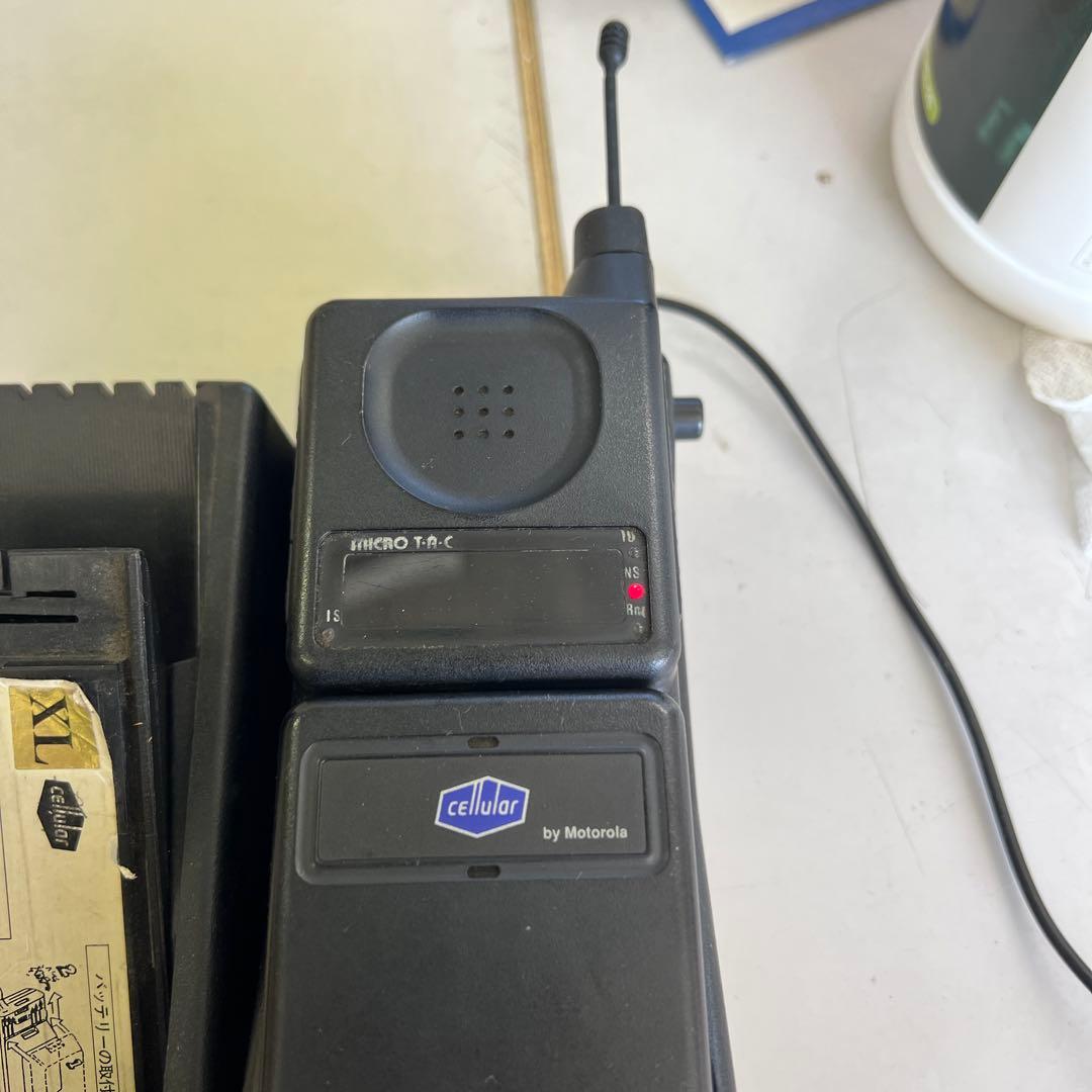 希少 セルラー　 モトローラ 充電器、バッテリー　2台付き
