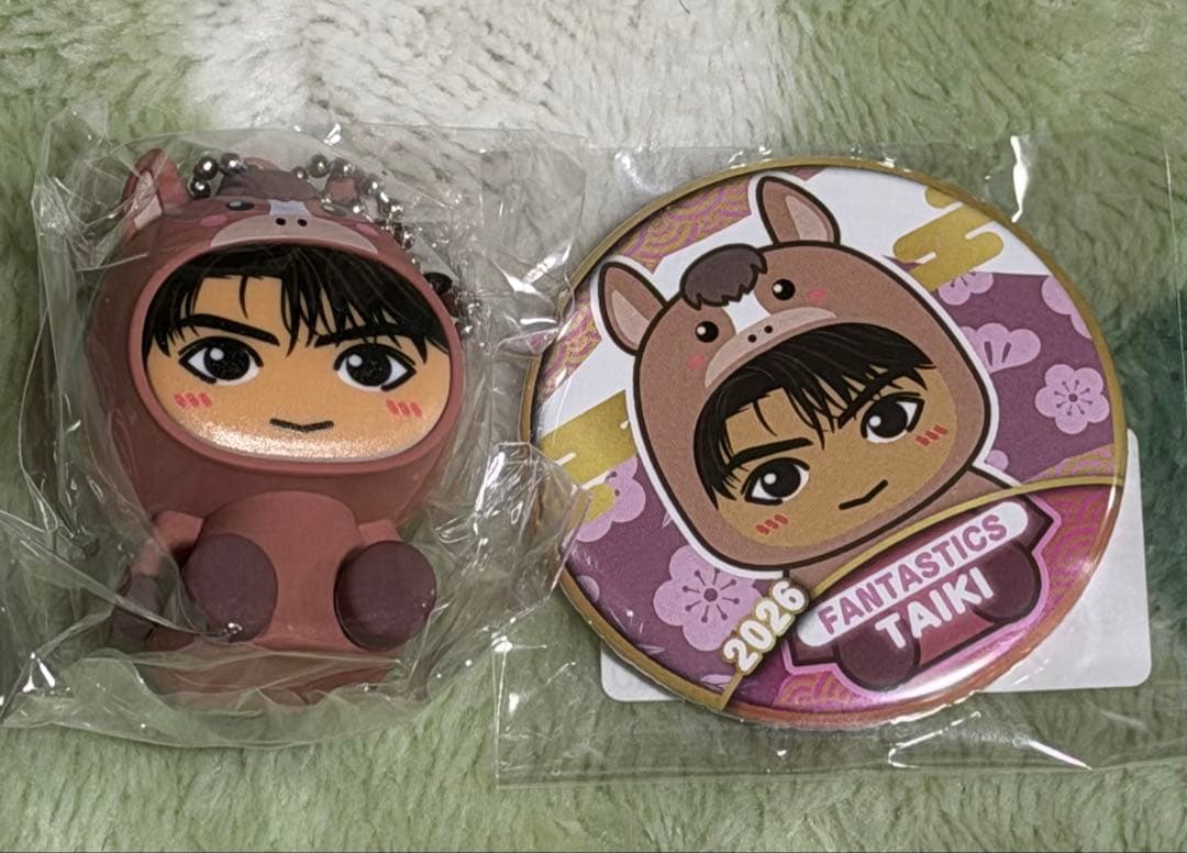 FANTASTICS EXILE 佐藤大樹 干支キーホルダー 缶バッジ 午 - メルカリ