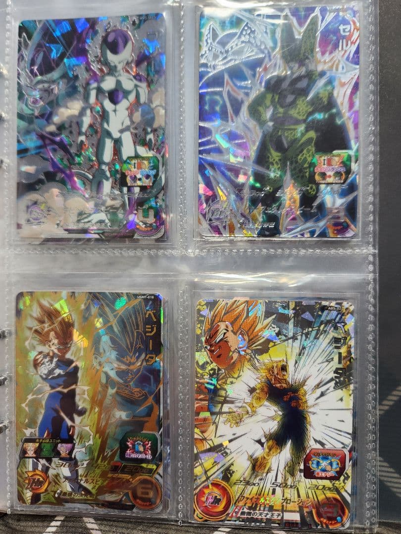 B.ドラゴンボールヒーローズまとめ売り。