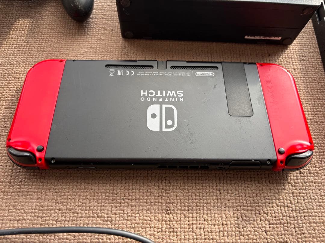 ま*る様 Nintendo Switch 赤色 本体と付属品