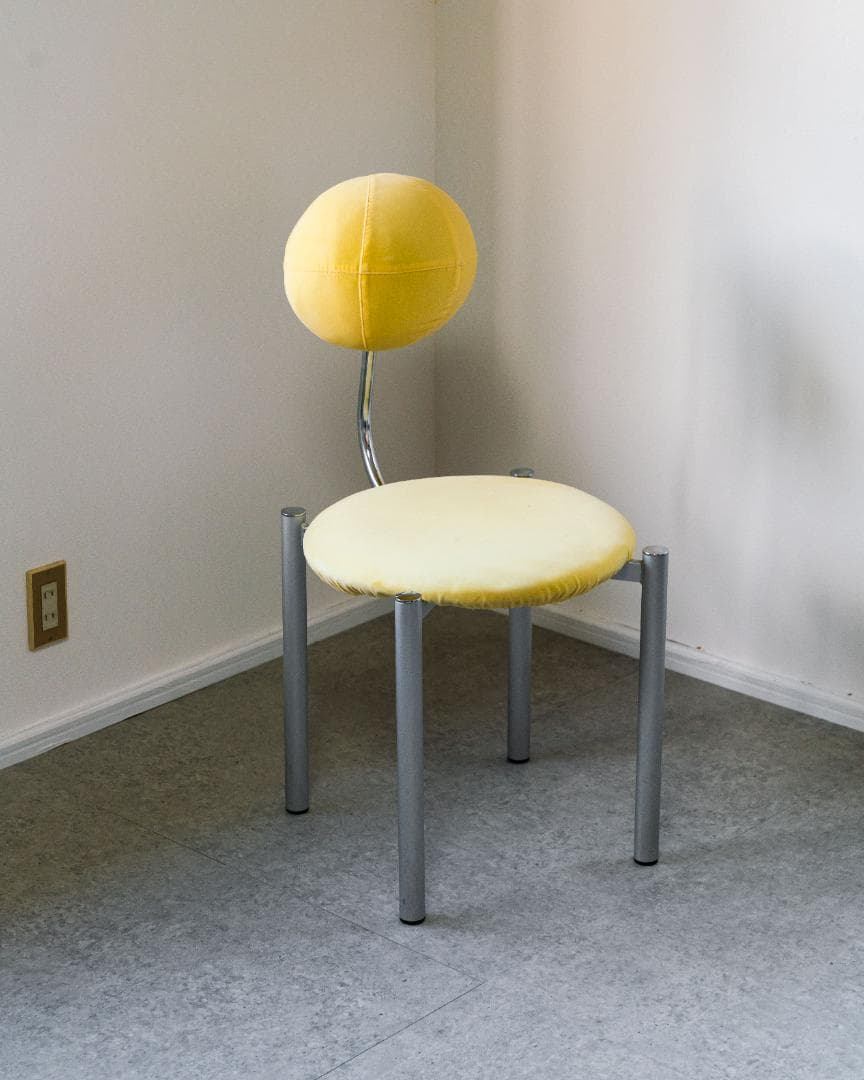 ポストモダンデザインの椅子 ミッドセンチュリー スペースエイジ