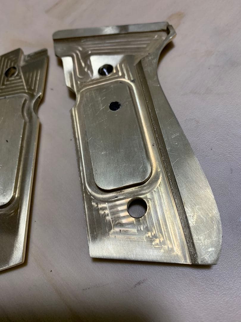 レア物　新品ベレッタ 各社m9用サムライエッジ風　真鍮グリップ