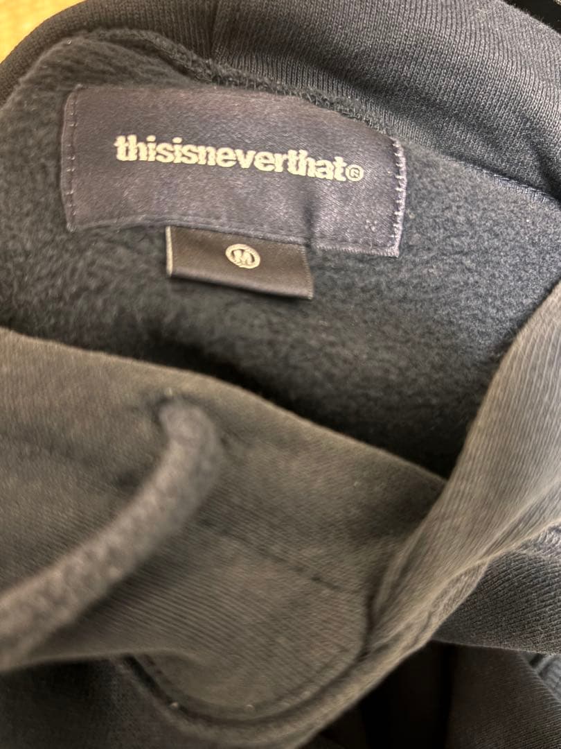 thisisneverthat ネイビー Mサイズ　パーカー