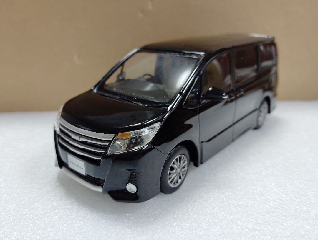 トヨタ ノア Si 80前期型 カラーサンプルミニカー 非売品 202 トヨタ