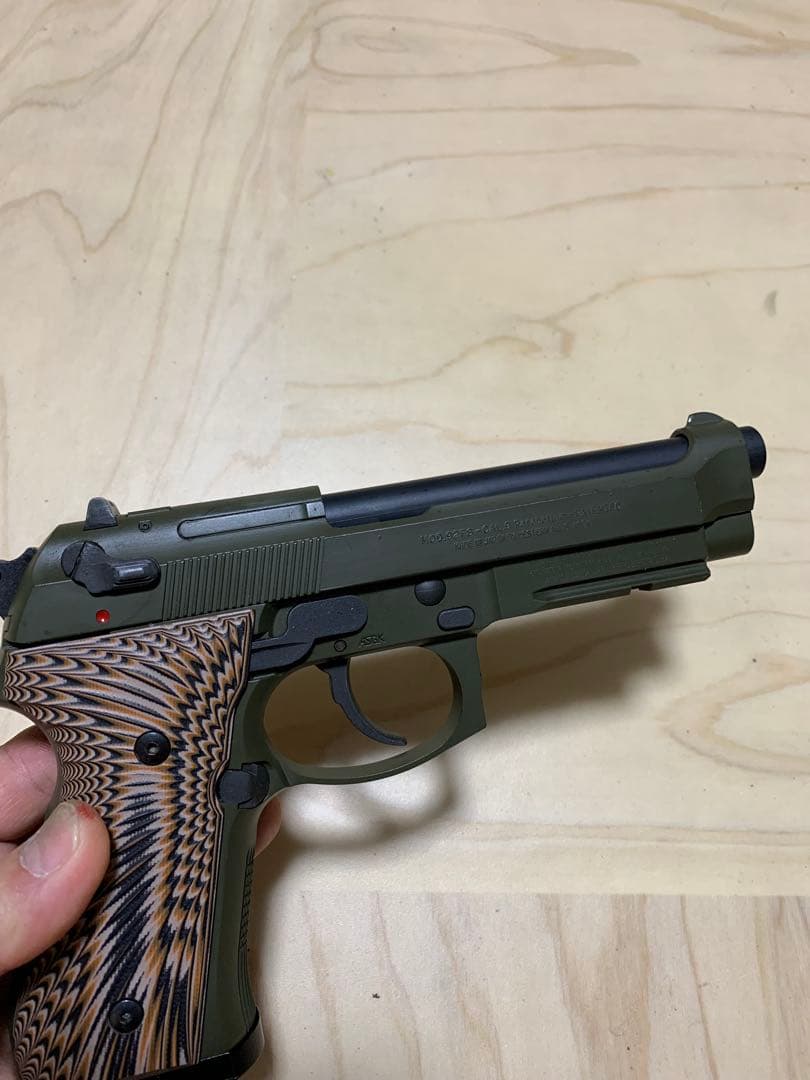 レア物WAウェスタンアームズベレッタM9A1 G10グリップ　オリーブ色