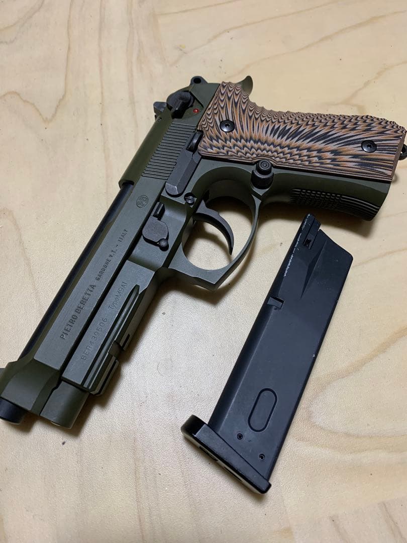 レア物WAウェスタンアームズベレッタM9A1 G10グリップ　オリーブ色