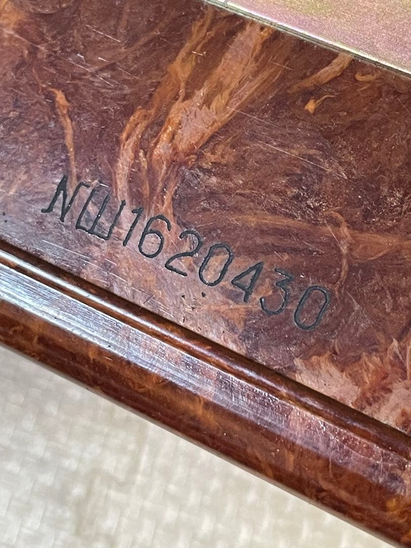 旧ソ連軍、ベークライト製の箱、（線量計ДП-24用）箱のみです！！