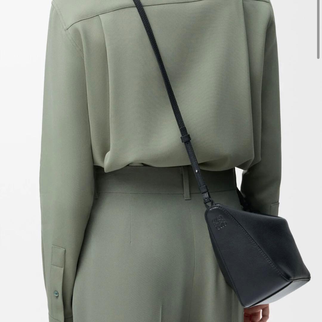 LOEWE ハンモックホーボーバッグミニブラック