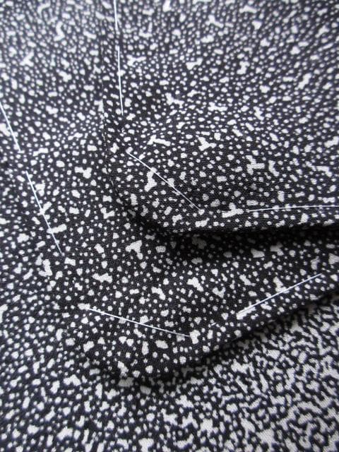 新古品！美品＊黒＆白＊たたき染め＊タテ柄＊粋＆モダン＊着物