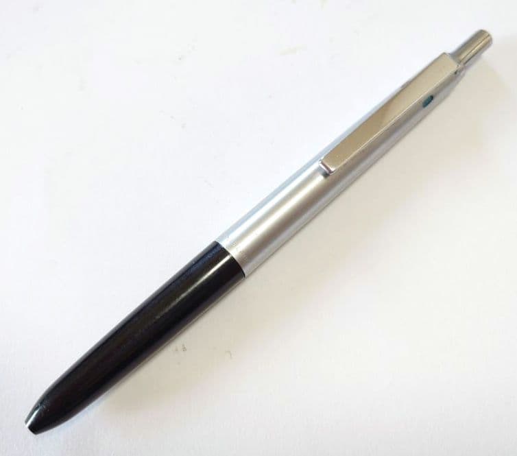 廃番】超貴重 モンブラン 672 マルチカラーボールペン 振り子式ノック機構