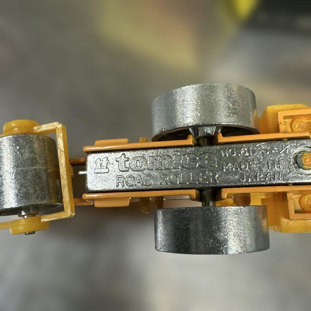 トミカ No.61 川崎重工　ロードローラー　当時物