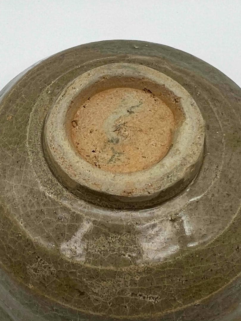 宋時代青磁越窯刻花卉文碗唐物古賞物時代物旧家蔵出し(A-65)