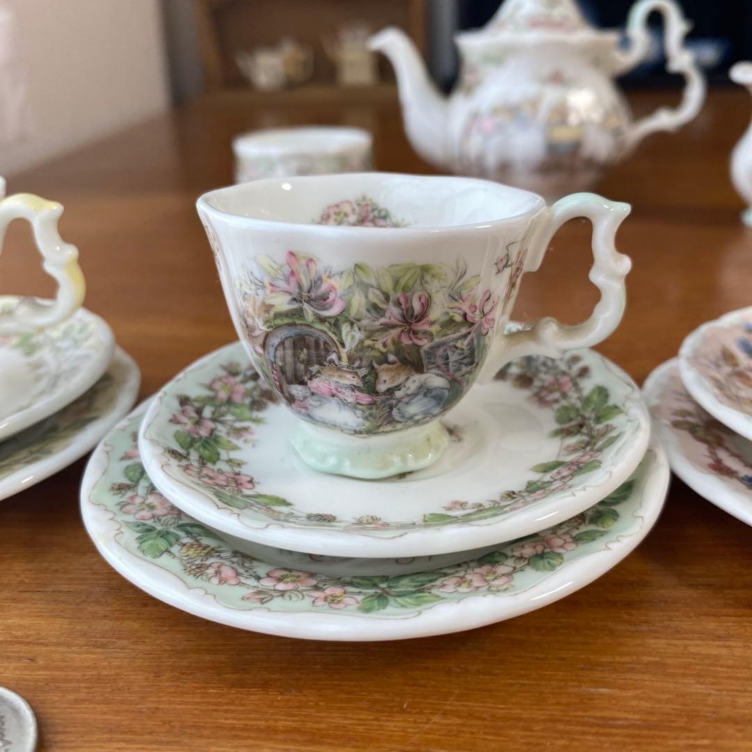 英国 ロイヤルドルトン ブランブリーヘッジ ミニチュア ティーセット