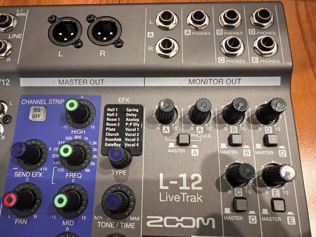 ZOOM LiveTrak L-12 USBケーブル・SDカード(4G)付き