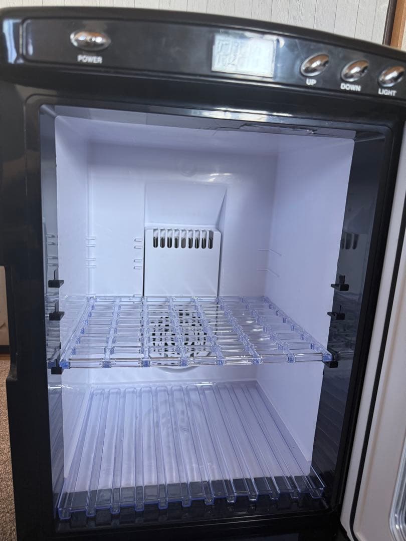 ディスプレイ型ポータブル保冷温庫 25L XHC-25 車載冷蔵庫【黒】