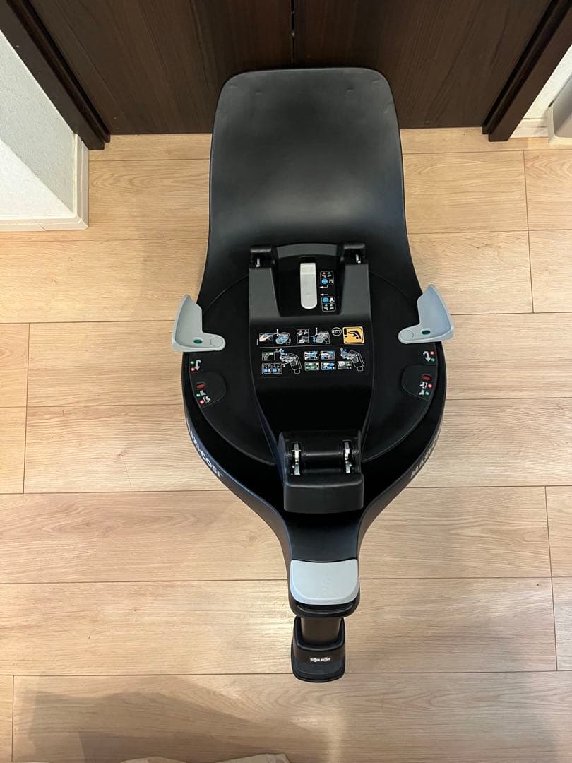 マキシコシペブル360 チャイルドシート➕ISOFIX車載用ベースセット